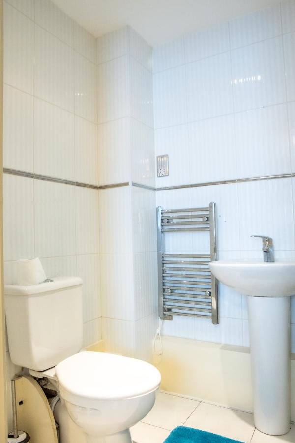 Newly Furnished Appartment Near Train Station Wolverhampton Exterior foto