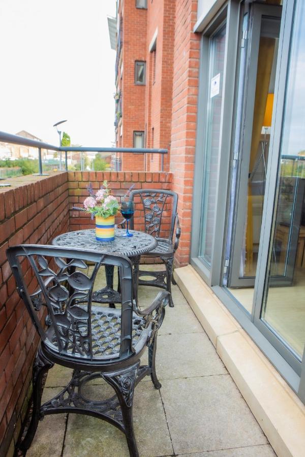 Newly Furnished Appartment Near Train Station Wolverhampton Exterior foto